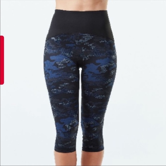 Spanx Booty Boost Active Cropped 